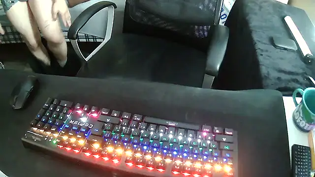 solooboy18 online show from September 24, 2025, 12:41 pm