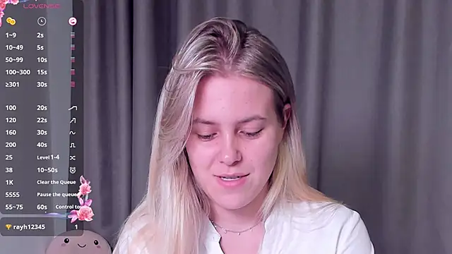 AngelAnty online show from September 22, 2025, 3:03 pm