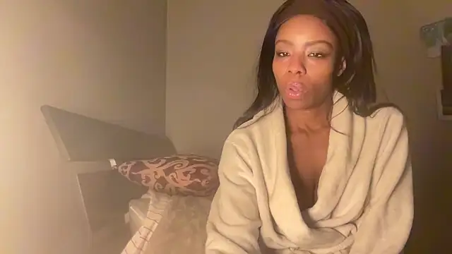 Peachyz69 online show from February 9, 2026, 5:00 am