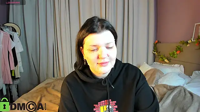 Michele Greenn online show from October 12, 2025, 1:15 am