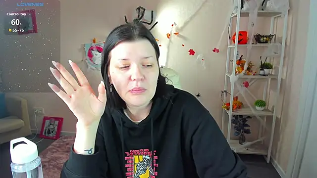 Michele Greenn online show from November 1, 2025, 1:07 am