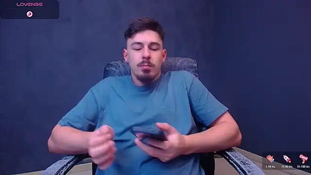 EnzoRace online show from November 26, 2025, 5:41 am