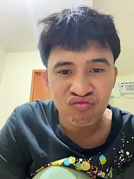 Snapshot of Adim-pinoy146 chatting on July 13, 2026, 5:27 pm Adim-pinoy146 online show from July 13, 2026, 5:27 pm