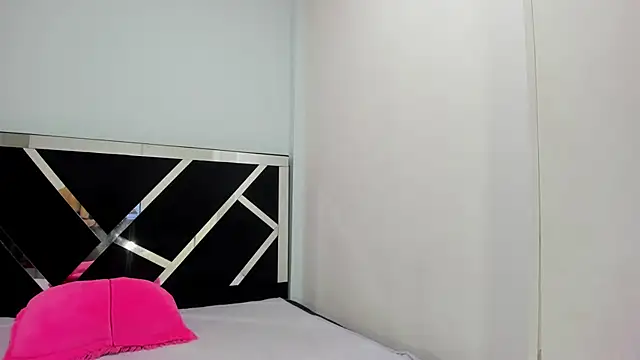 iisabella noa online show from September 13, 2025, 1:22 pm