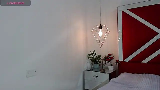 iisabella noa online show from November 7, 2025, 7:58 pm