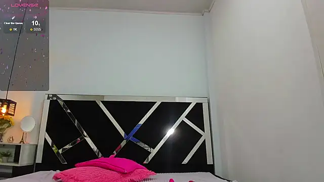 iisabella noa online show from December 19, 2025, 7:32 pm