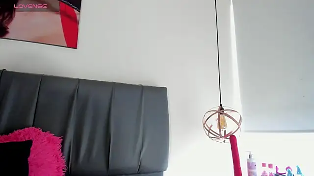 iisabella noa online show from June 5, 2026, 12:44 pm
