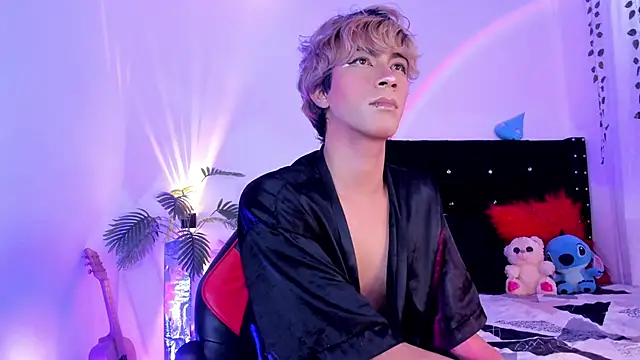 Cooperrosscute233 online show from April 4, 2026, 7:33 pm