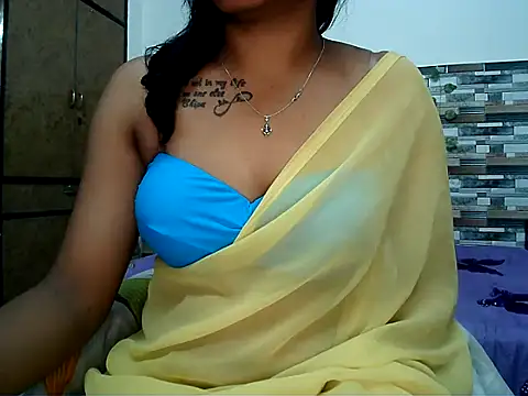 HOT AARVI11 online show from November 24, 2025, 4:18 pm