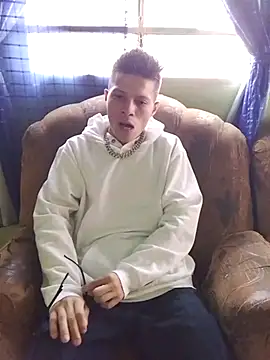 elinnki online show from October 5, 2025, 3:10 pm