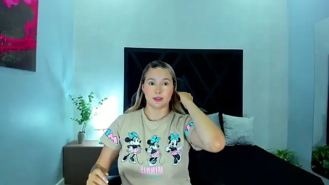 Emmaa white  online show from July 23, 2026, 5:44 pm