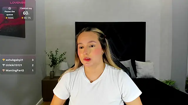 Emmaa white  online show from July 24, 2026, 5:33 pm