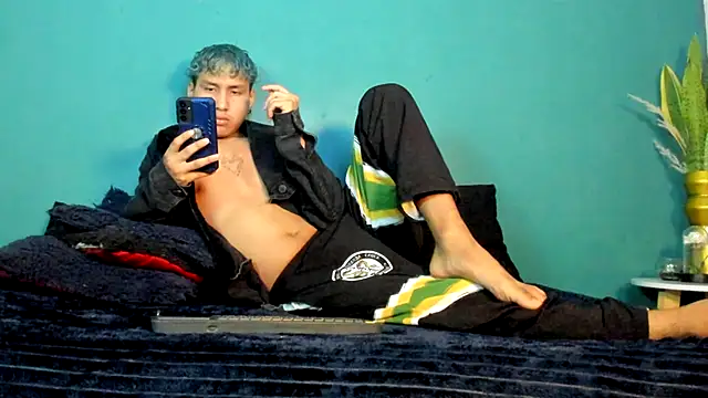 Snapshot of spicy_adonhis chatting on September 20, 2025, 1:01 pm spicy adonhis online show from September 20, 2025, 1:01 pm