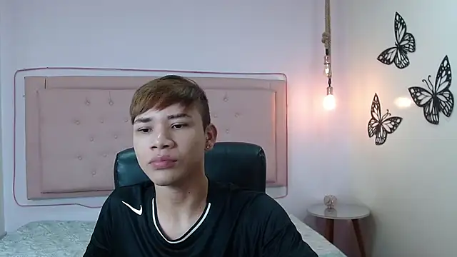 nathanclay online show from October 31, 2025, 12:28 pm