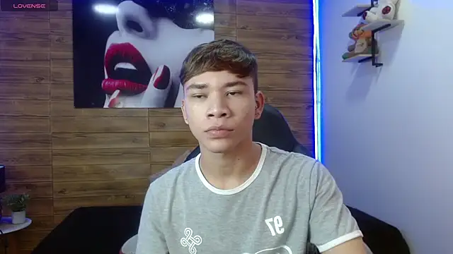 Snapshot of nathanclay chatting on May 14, 2026, 1:40 pm nathanclay online show from May 14, 2026, 1:40 pm