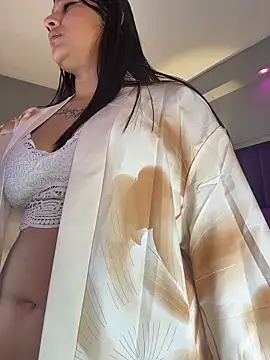 mia everly online show from February 24, 2026, 1:25 am