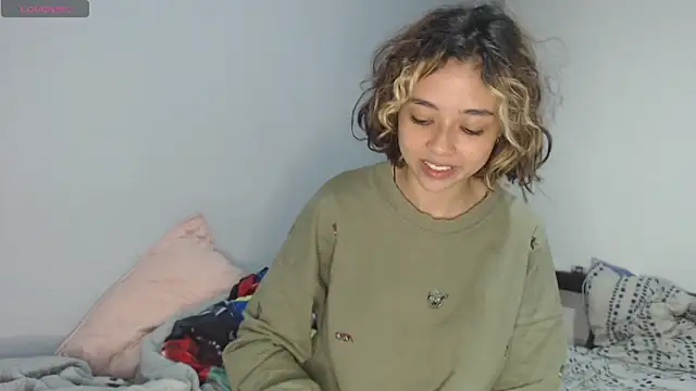 Snapshot of brisazanes chatting on November 1, 2025, 10:28 am brisazanes online show from November 1, 2025, 10:28 am