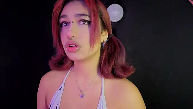 zoelight18 online show from September 23, 2025, 4:26 am