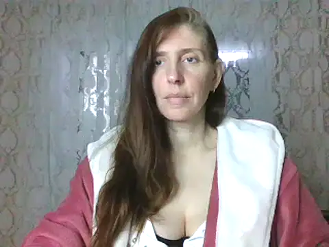 CandiCole online show from November 9, 2025, 5:28 am