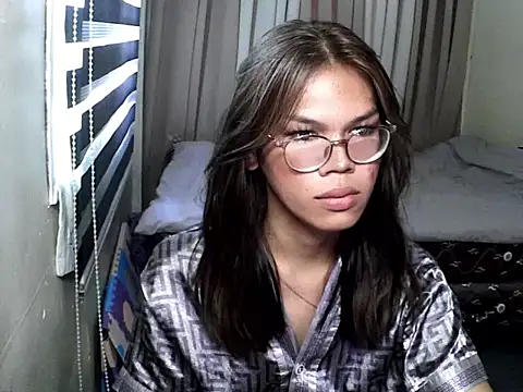 keana laux online show from September 13, 2025, 5:29 am