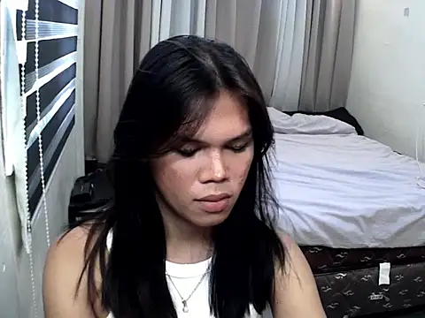 keana laux online show from September 28, 2025, 5:46 am