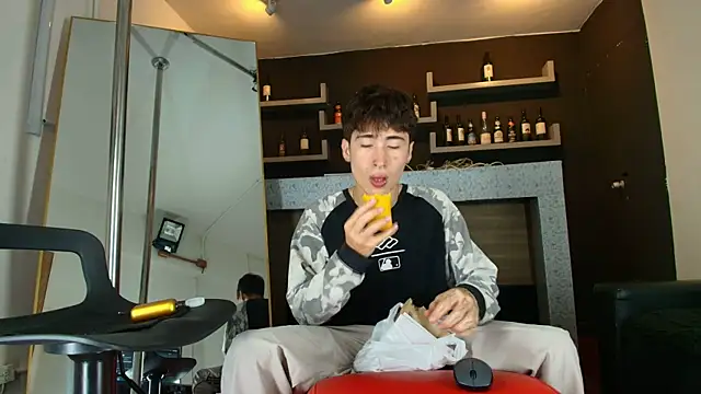  DantFox  online show from October 6, 2025, 8:17 pm