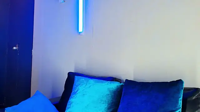  DantFox  online show from October 17, 2025, 8:11 pm