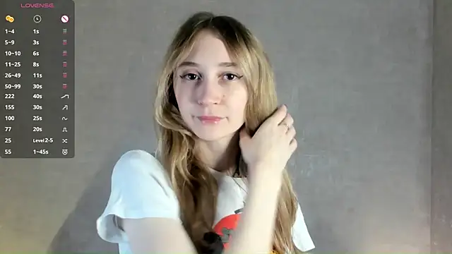 Snapshot of BeatrixHiett chatting on October 7, 2025, 3:36 am BeatrixHiett online show from October 7, 2025, 3:36 am