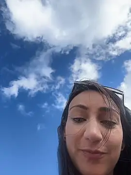 Ninabigtitied online show from November 28, 2025, 2:53 pm