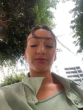 Ninabigtitied online show from December 16, 2025, 12:43 pm