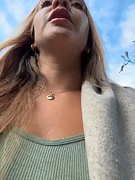 Ninabigtitied online show from April 20, 2026, 11:35 am