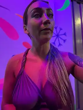 Ninabigtitied online show from July 4, 2026, 1:56 am