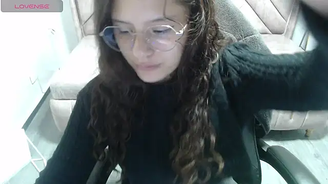 Velvet Moon V online show from February 2, 2026, 8:07 pm