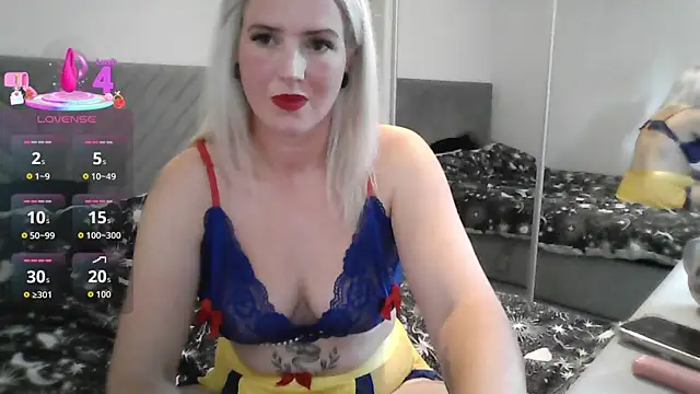 BlondeBells online show from September 19, 2025, 10:05 am