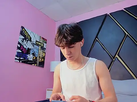 RoberthAlv online show from February 10, 2026, 1:37 pm