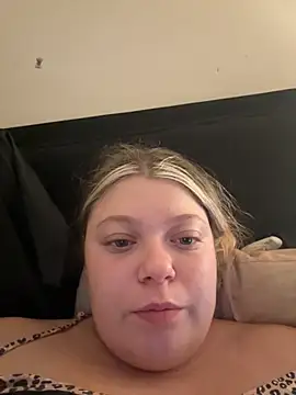 kinkybellexx online show from November 8, 2025, 5:51 am