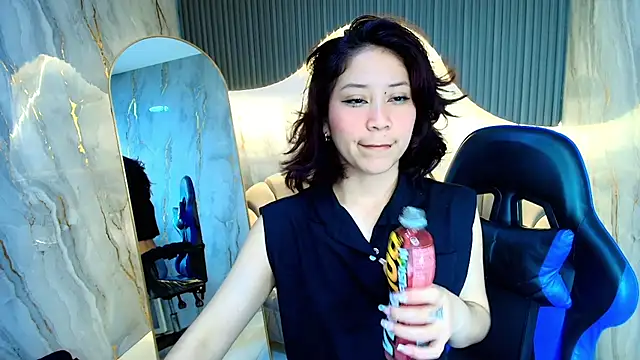 valentina r  online show from November 29, 2025, 3:20 am