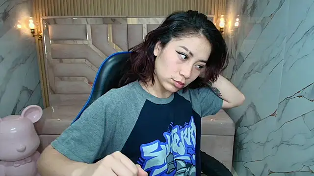 valentina r  online show from March 31, 2026, 3:19 am