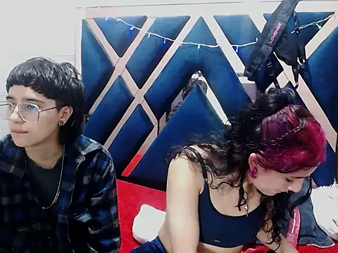 katalinathxandbritney1 online show from January 12, 2026, 12:27 am