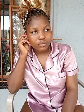 SweetHoney21  online show from January 17, 2026, 12:10 pm