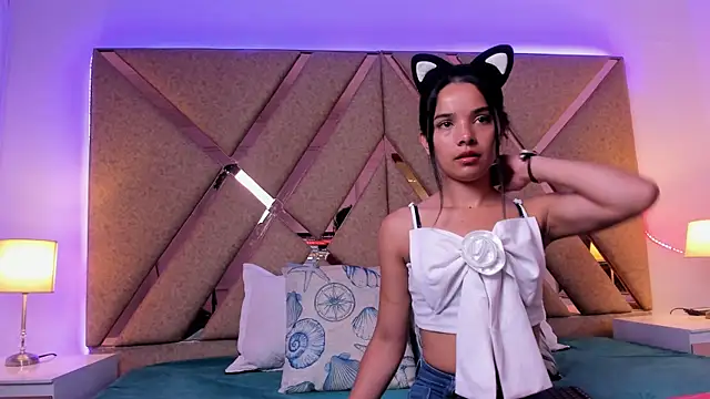 BelhaLawuo online show from December 22, 2025, 7:44 pm