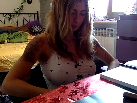 piccolaflo online show from May 13, 2026, 10:45 am