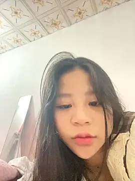 Hey VyVy04 online show from October 15, 2025, 10:21 pm