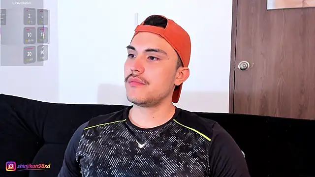 jasonxd9898 online show from April 19, 2026, 3:11 pm