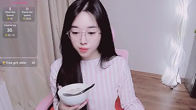 Miu-999 online show from October 16, 2025, 4:57 am