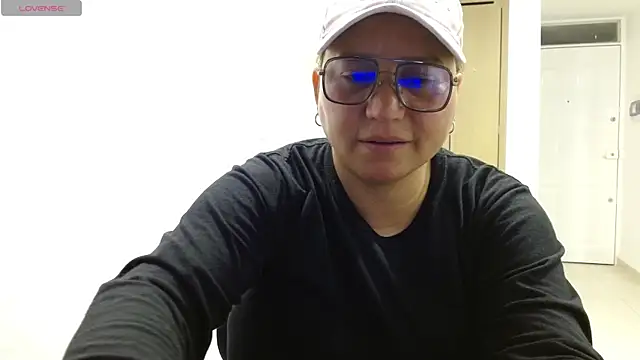 Snapshot of haashkyo chatting on June 20, 2026, 7:11 am haashkyo online show from June 20, 2026, 7:11 am