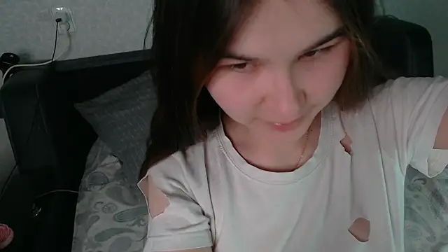 Snapshot of litle_owl chatting on May 3, 2026, 2:56 pm litle owl online show from May 3, 2026, 2:56 pm