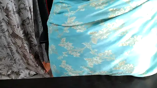 niya-cute online show from December 14, 2025, 12:10 pm