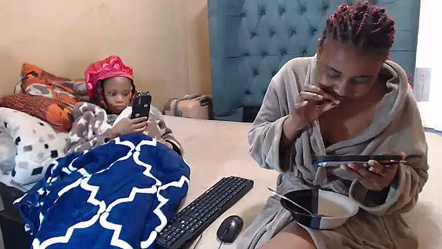 Snapshot of EbonyEssence chatting on May 25, 2026, 10:32 am EbonyEssence online show from May 25, 2026, 10:32 am