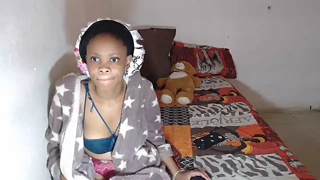 EssenceLovers online show from April 13, 2026, 9:37 am